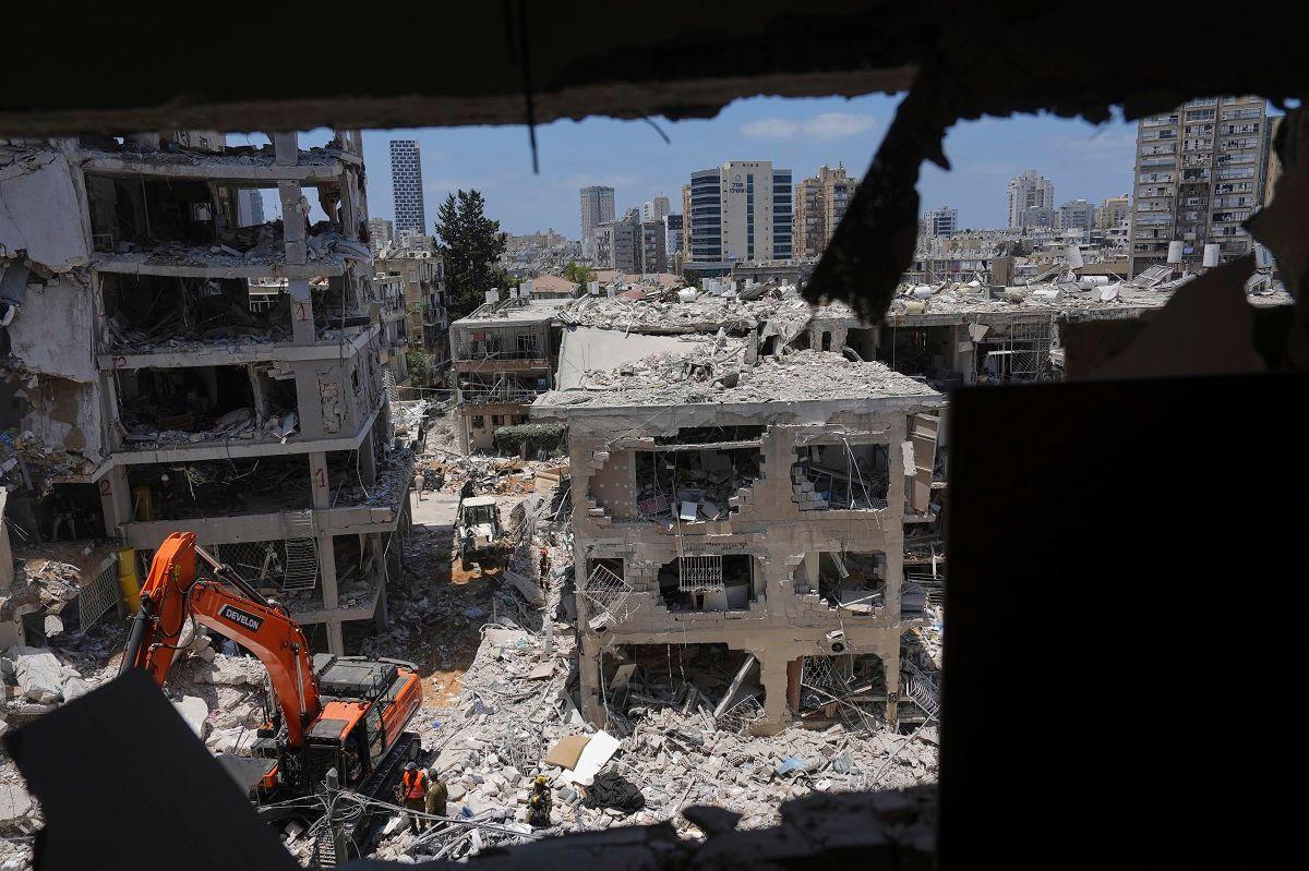 Conflito entre Israel e Irã entra no terceiro dia com novos ataques aéreos e dezenas de mortos
