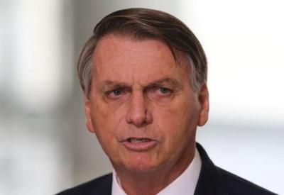 "Vocês são uns canalhas", diz Bolsonaro criticando imprensa
