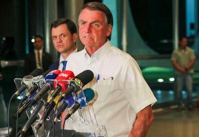 Lira concede a Bolsonaro aposentadoria de mais de R$ 30 mil