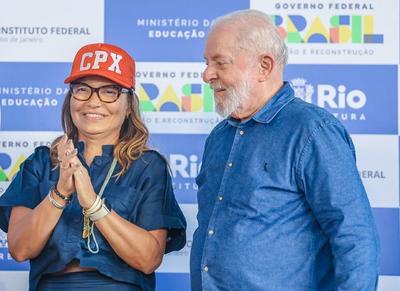 Janja e ministros de Lula usam boné do CPX em evento no Alemão; relembre a polêmica