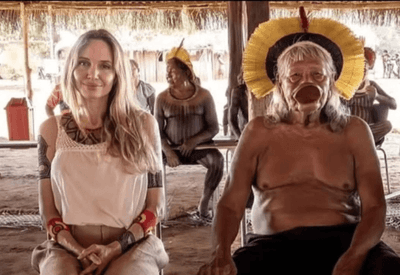 Angelina Jolie visita aldeia indígena e encontra com cacique Raoni em Mato Grosso