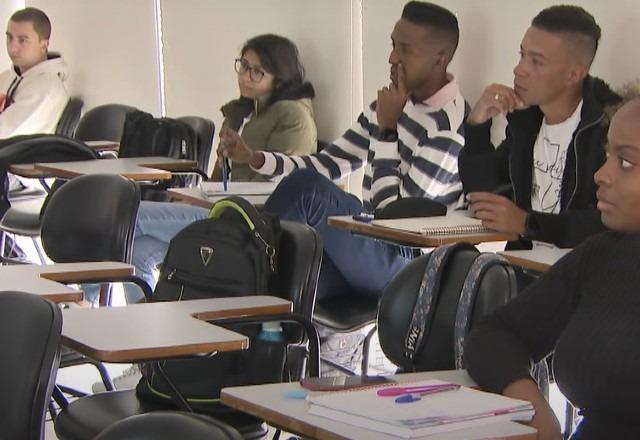 Apenas 20% dos jovens aptos a votar emitiram título de eleitor; baixa adesão preocupa