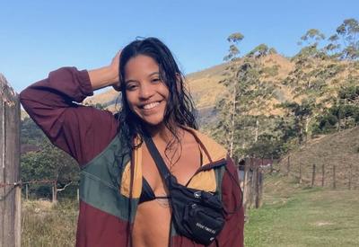 Brasileira que caiu em trilha de vulcão na Indonésia é encontrada morta, diz família