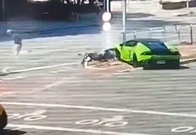 Motociclista que roubou Rolex de motorista de Lamborghini é identificado 