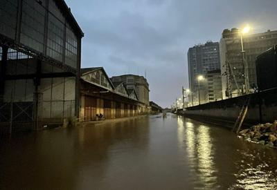 Nível do Guaíba volta a subir e ultrapassa cota de inundação em Porto Alegre
