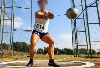 Lançamento de martelo mata torcedor em competição de atletismo juvenil nos EUA