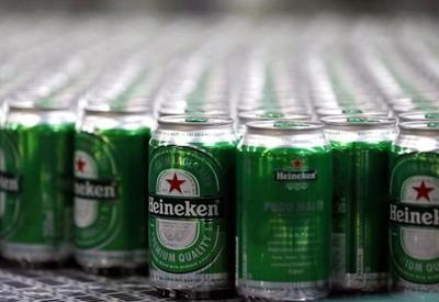 Heineken sobe 4% após anunciar corte de até 6 mil empregos
