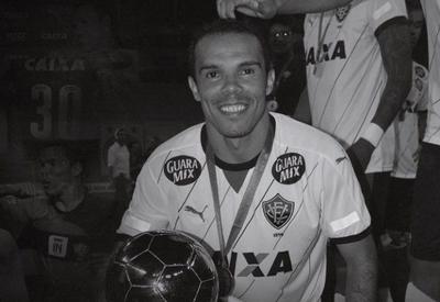 Morre Leandro Domingues, ídolo do Vitória, aos 41 anos