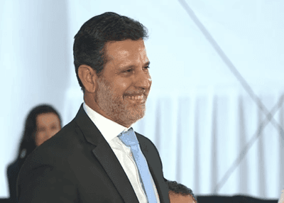 Lula anuncia Leonardo Barchini como novo ministro da Educação