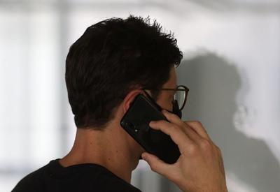 Brasileiros recebem mais de 1 bilhão de ligações de telemarketing todo mês, aponta levantamento 