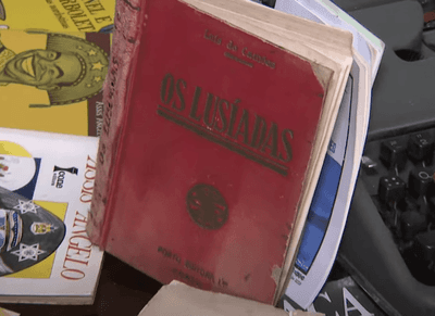 Primeira adaptação de "Os Lusíadas" para braille facilita leitura para deficientes visuais