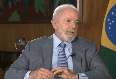 Lula diz que regulamentação das redes deve ser debatida com sociedade