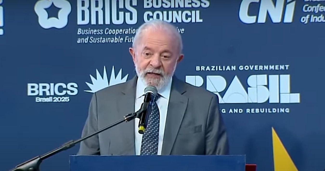 Lula critica "vácuo de liderança" global e defende papel do Brics na solução de conflitos
