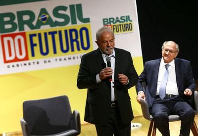 Lula encerra a semana de trabalho no gabinete da transição