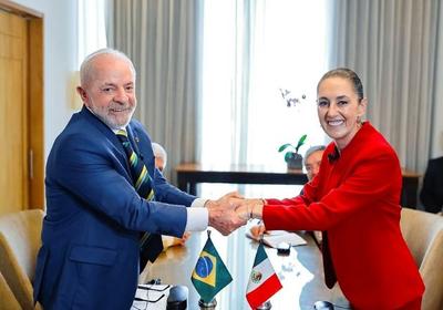 Lula conversa com presidente do México sobre tarifas de Trump e propõe ampliar acordo comercial