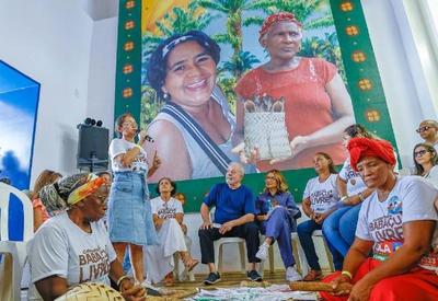 Lula se reúne com quebradeiras de coco no Maranhão