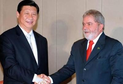 Lula anuncia isenção de visto a cidadãos chineses