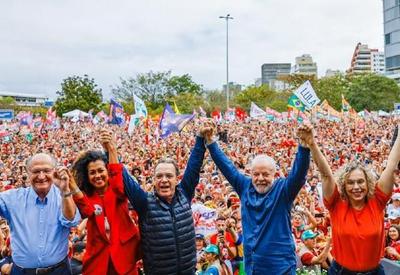 Em Florianópolis, Lula encerra campanha pelo sul do país