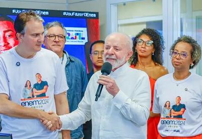 Enem 2024: Lula deseja "boa prova" e reforça importância de inscritos saírem com antecedência de casa