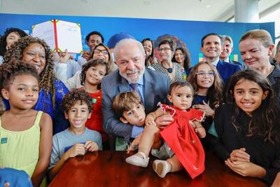 “Não vamos cair nessa de achar que liberdade não combina com proteção", diz Lula em evento do ECA Digital