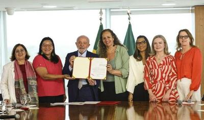 Lula sanciona lei que aumenta pena para crimes com uso de IA contra mulheres 