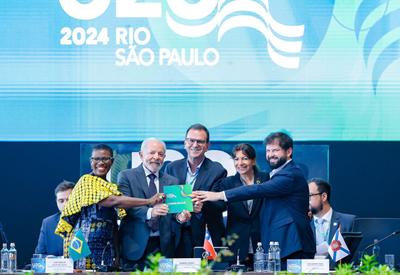 Lula homenageia Marielle por "luta pelo direito à cidade" e cobra financiamento de países ricos