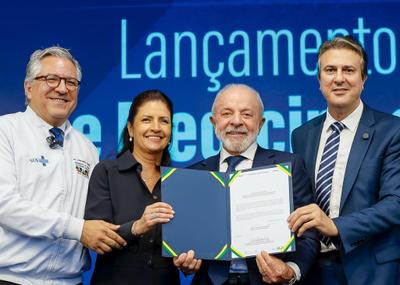 Lula participa de lançamento do curso de medicina do Sírio-Libanês em São Paulo