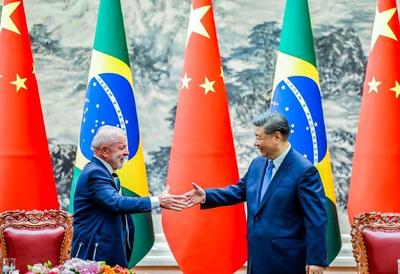 Acordo de R$ 27 bilhões entre Brasil-China é “bem-vindo, mas exige cautela”, avalia economista