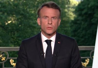 Emmanuel Macron vota no segundo turno das eleições legislativas na França