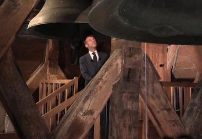 Macron visita torres de Notre-Dame em reabertura ao público