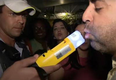 Bafômetro na mesa: bares viram palco de ação da PM