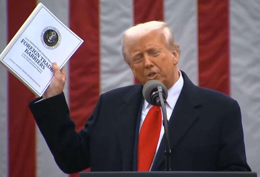 Aprovação econômica de Trump cai após tarifaço, diz pesquisa
