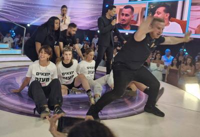 VÍDEO: Grupo de ativistas israelenses interrompe Big Brother do país para pedir cessar-fogo em Gaza