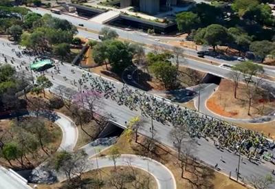 Manifestantes pró-Bolsonaro se reúnem em várias capitais do Brasil 