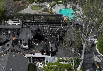Mansão da atriz Cara Delevingne é destruída por incêndio, nos EUA