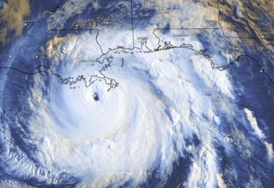 Furacão Ida atinge estado da Louisiana nos Estados Unidos