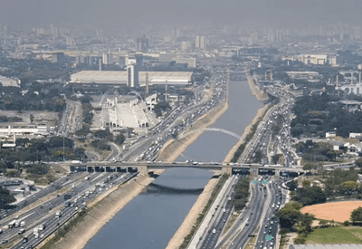 Dois acidentes graves são registrados na Marginal Tietê nesta sexta (30)