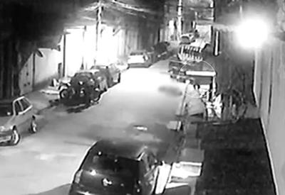 Adolescente de 15 anos rouba arma de GCM, mata agente e amigo da vítima em Taboão da Serra (SP)