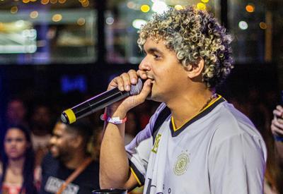 MC Estudante: Justiça decreta prisão de rapper acusado de agressão contra ex