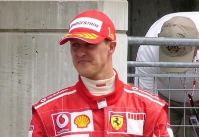 Jornal revela quem são os três nomes da F1 que podem visitar Michael Schumacher