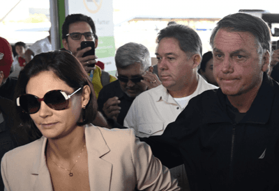 Michelle Bolsonaro diz que Mauro Cid passa por um "momento de perturbação"