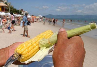 Turista argentina cai no “golpe do milho” e perde R$ 20 mil em Copacabana
