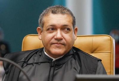 Nunes Marques do STF pede destaque e trava julgamento da "rachadinha"