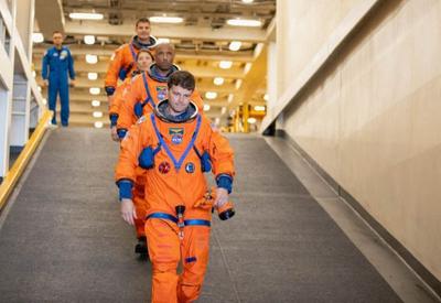 Nasa adia missão lunar Artemis 2 devido a vazamento de hidrogênio líquido