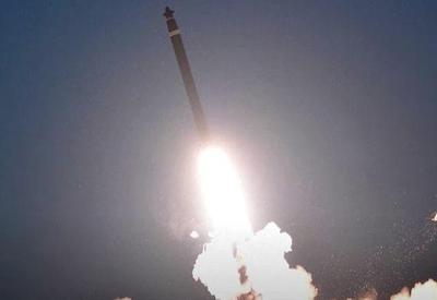 Coreia do Norte volta a disparar mísseis em direção ao mar do Japão