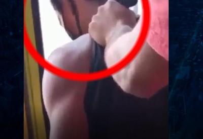 Homem ejacula em mulher dentro de ônibus e é preso