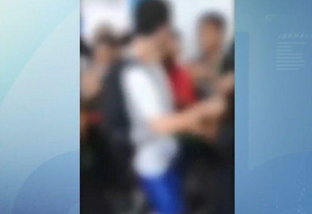 Moradores Protestam Após Morte De Adolescente Agredido Em Escola Sbt News 