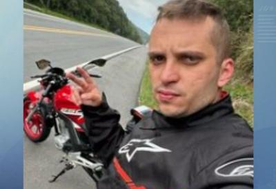 Influenciador digital morre em acidente de moto na Grande SP