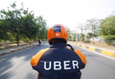 Uber se junta à 99 e lança transporte por moto em São Paulo