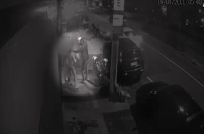 VÍDEO: mulher reage a assalto e é baleada de raspão na zona sul de SP